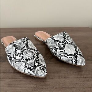 Women's Snakeskin Pattern Mules
